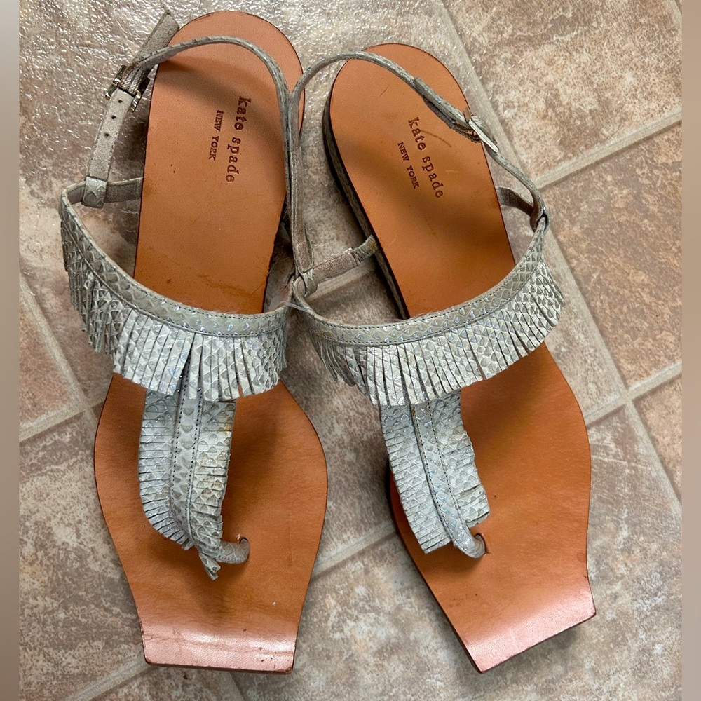 RARE Kate Spade ♠️ square toe, fringe thong slingback sandal. Sz 7.5